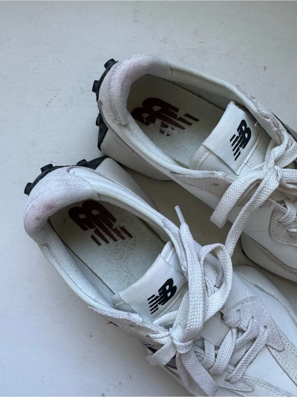 New Balance 327 Sneakers